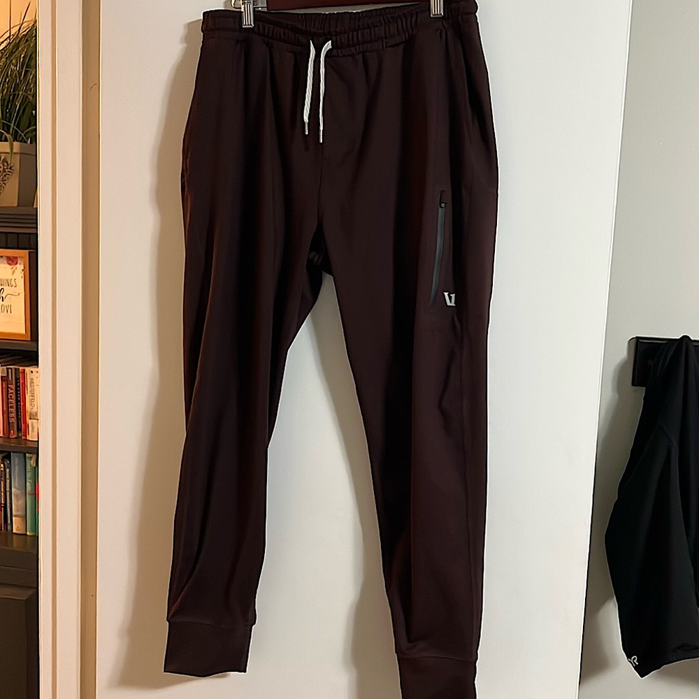 Vuori Sunday performance joggers.  Maroon.  Excellent condition.